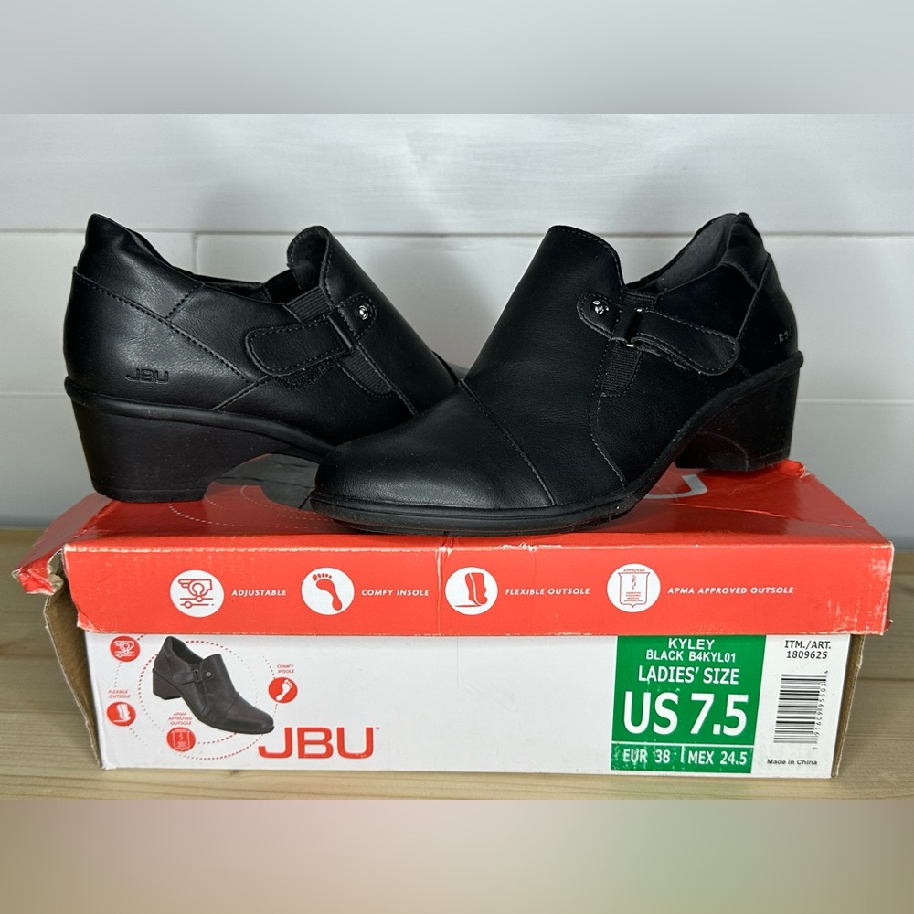 JBU Women's Black Heeled Boots NIB